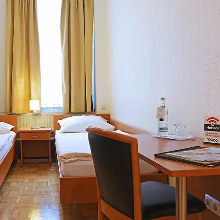 Deutsches Haus Hotel 2*