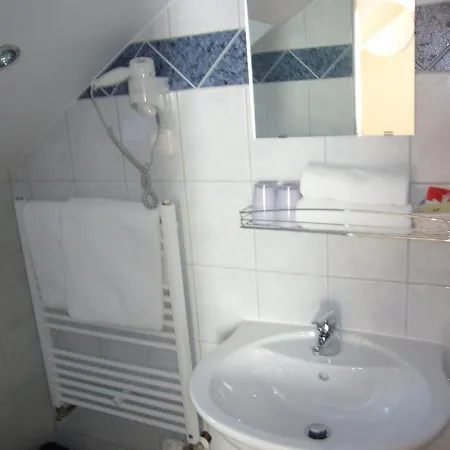 Deutsches Haus Ξενοδοχείο 2*