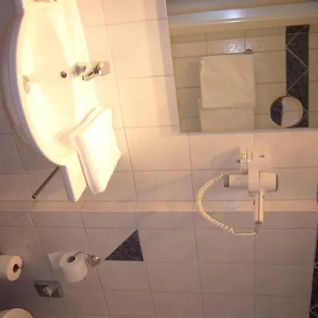 Deutsches Haus Hotel 2*