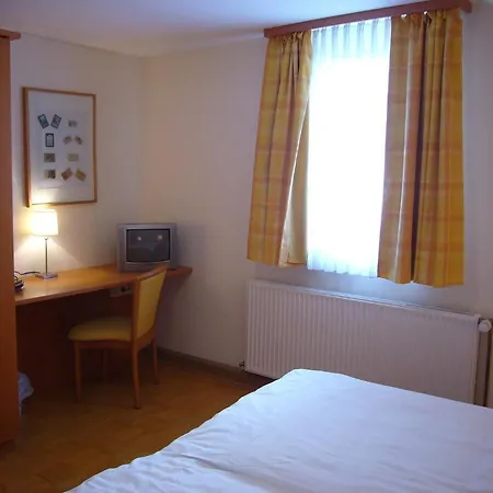 Deutsches Haus 2*