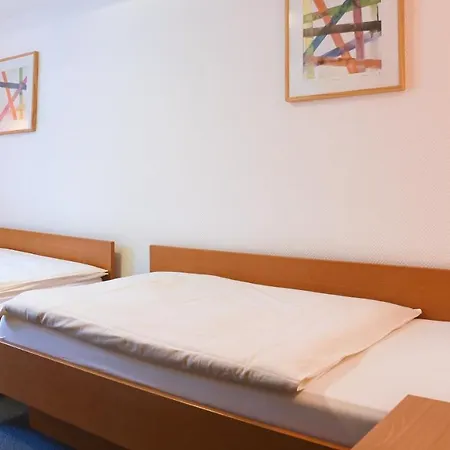 Deutsches Haus Ξενοδοχείο 2*