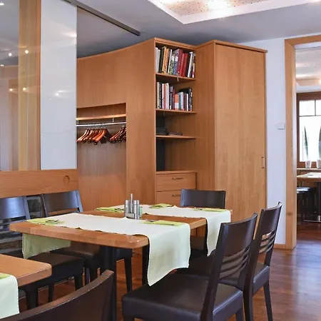 Deutsches Haus Hotel 2*